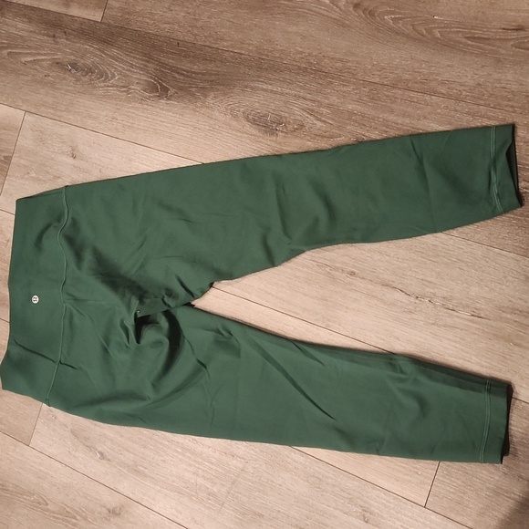 Lululemon Green High-Waisted Leggings - Picture 4 of 5